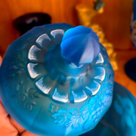 Westmoreland Glass Blue Satin Pedestal Candy Dish hand painted Daisy W/ lid 7” - Picture 3 of 5